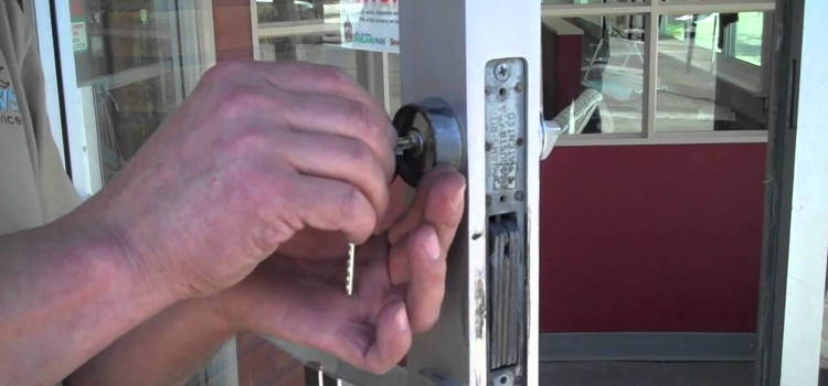 commercial door lock repair La Crescenta-Montrose